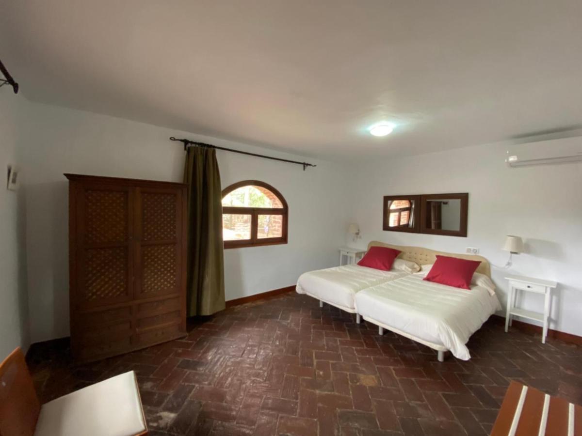 Casas Rurales Monasterio De Rocamador Almendral Екстер'єр фото