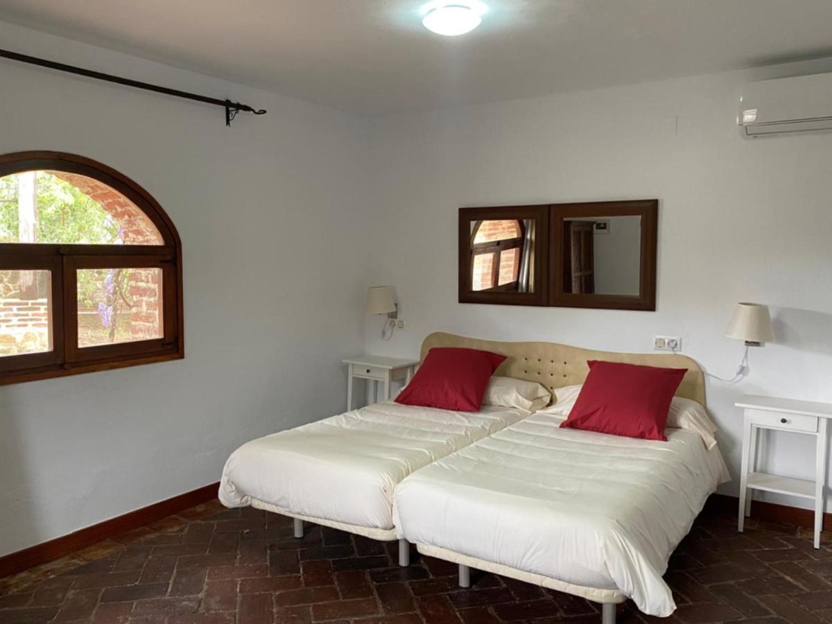 Casas Rurales Monasterio De Rocamador Almendral Екстер'єр фото