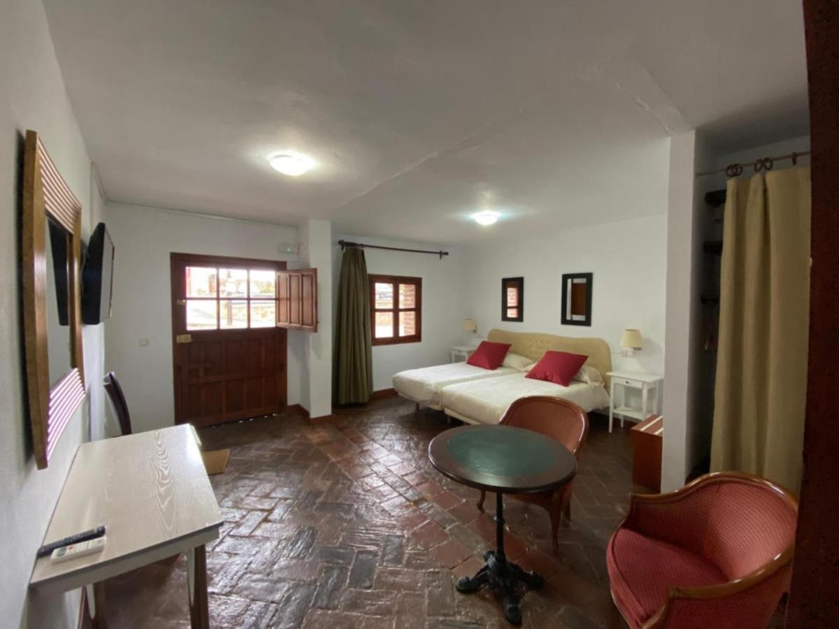 Casas Rurales Monasterio De Rocamador Almendral Екстер'єр фото